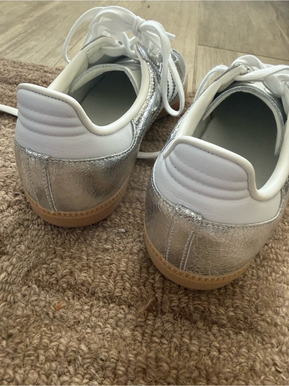 Adidas sambas Women's Silver Metallic Samba Sneakers size 7.5 - Picture 5 of 6